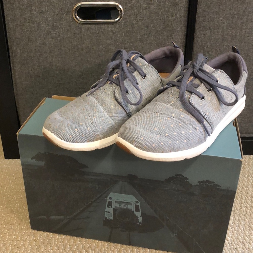 Toms
